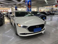 2022 Mazda Mazda3 2.0L AT, белый — фото 3
