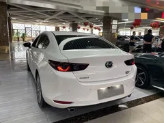 2022 Mazda Mazda3 2.0L AT, белый — фото 7