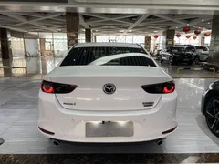 2022 Mazda Mazda3 2.0L AT, белый — фото 8