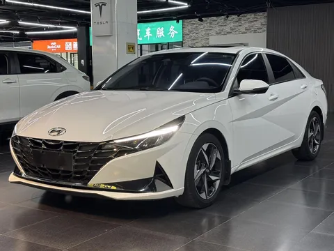 2022 Hyundai Elantra 1.5L CVT LUX Premium
