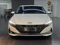 2022 Hyundai Elantra 1.5L CVT LUX Premium, белый — фото 2