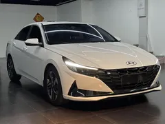 2022 Hyundai Elantra 1.5L CVT LUX Premium, белый — фото 3
