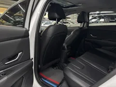 2022 Hyundai Elantra 1.5L CVT LUX Premium, белый — фото 5
