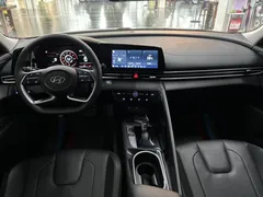 2022 Hyundai Elantra 1.5L CVT LUX Premium, белый — фото 6