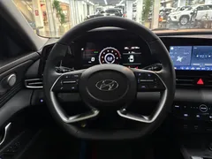 2022 Hyundai Elantra 1.5L CVT LUX Premium, белый — фото 7