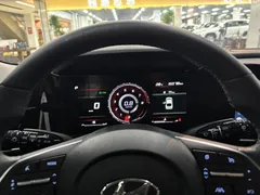 2022 Hyundai Elantra 1.5L CVT LUX Premium, белый — фото 8