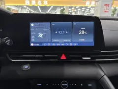 2022 Hyundai Elantra 1.5L CVT LUX Premium, белый — фото 9