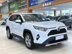2022 Toyota RAV4 2.0L CVT 2WD Fashion, белый — фото 3