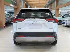 2022 Toyota RAV4 2.0L CVT 2WD Fashion, белый — фото 5