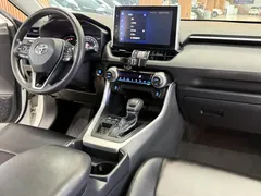 2022 Toyota RAV4 2.0L CVT 2WD Fashion, белый — фото 16
