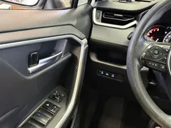2022 Toyota RAV4 2.0L CVT 2WD Fashion, белый — фото 20
