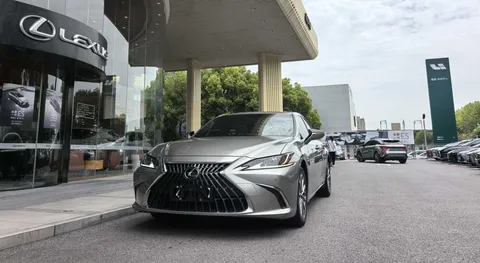 2022 Lexus ES 200 Excellence