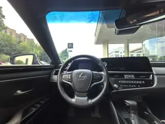 2022 Lexus ES 200 Excellence — фото 10