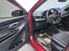 2022 Toyota Yaris L Zhixuan X 1.5L CVT Luxury Plus, красный — фото 16