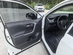 2022 Toyota RAV4 2.0L CVT 2WD Fashion, белый — фото 4