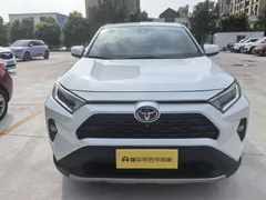 2022 Toyota RAV4 2.0L CVT 2WD Fashion, белый — фото 11