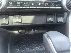 2022 Toyota RAV4 2.0L CVT 2WD Fashion, белый — фото 13