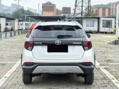2022 Toyota Yaris L Zhixuan X 1.5L CVT Luxury Plus, белый — фото 8