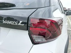 2022 Toyota Yaris L Zhixuan X 1.5L CVT Luxury Plus, белый — фото 16