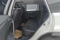 2022 Toyota RAV4 2.0L CVT 2WD Fashion Plus, белый — фото 13