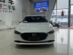 2021 Mazda Mazda3 2.0L AT, белый — фото 2