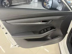 2021 Mazda Mazda3 2.0L AT, белый — фото 8