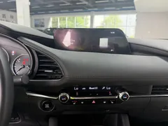 2021 Mazda Mazda3 2.0L AT, белый — фото 11