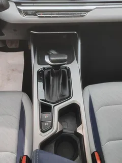 2022 Geely Emgrand 4th Gen 1.5L CVT Flagship, белый — фото 15