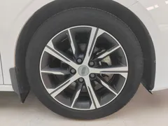 2022 Geely Emgrand 4th Gen 1.5L CVT Flagship, белый — фото 22