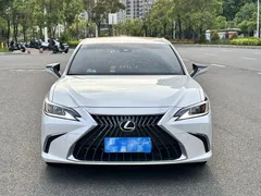 2022 Lexus ES 200 Luxury, белый — фото 2
