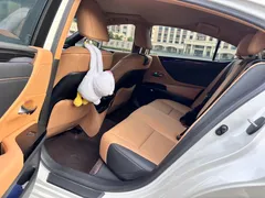 2022 Lexus ES 200 Luxury, белый — фото 6