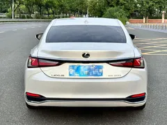2022 Lexus ES 200 Luxury, белый — фото 9