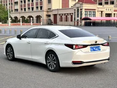 2022 Lexus ES 200 Luxury, белый — фото 10
