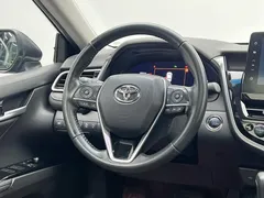 2022 Toyota Camry 2.5G Luxury, чёрный — фото 10