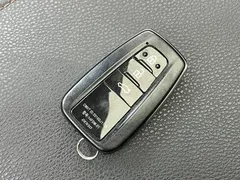 2022 Toyota Camry 2.5G Luxury, чёрный — фото 17