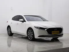 2023 Mazda Mazda3 2.0L AT, белый — фото 3
