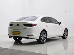 2023 Mazda Mazda3 2.0L AT, белый — фото 7