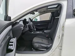 2023 Mazda Mazda3 2.0L AT, белый — фото 12