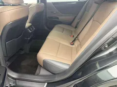 2021 Lexus ES 200 Excellence, чёрный — фото 12