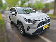 2023 Toyota RAV4 2.0L CVT 2WD, белый — фото 2