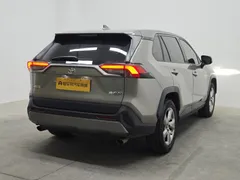 2022 Toyota RAV4 2.0L CVT 2WD Fashion — фото 7