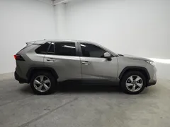 2022 Toyota RAV4 2.0L CVT 2WD Fashion — фото 8