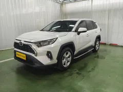 2023 Toyota RAV4 2.0L CVT 2WD, белый — фото 1