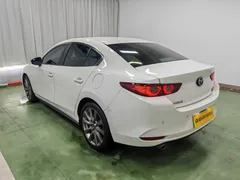 2022 Mazda Mazda3 2.0L AT, белый — фото 4