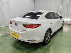 2022 Mazda Mazda3 2.0L AT, белый — фото 6