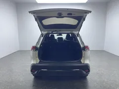 2022 Toyota Frontlander 2.0L CVT Leading, белый — фото 15