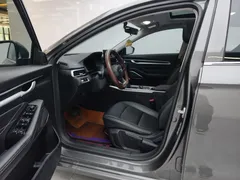 2023 Geely Emgrand 4th Gen 1.5L CVT Premium Champion — фото 11