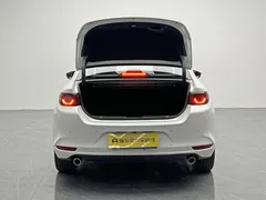 2023 Mazda Mazda3 2.0L AT, белый — фото 15