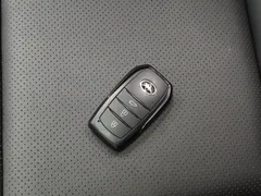 2023 Toyota Lingshang 2.0L Luxury, белый — фото 18