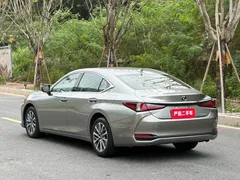 2022 Lexus ES 200 Excellence — фото 7